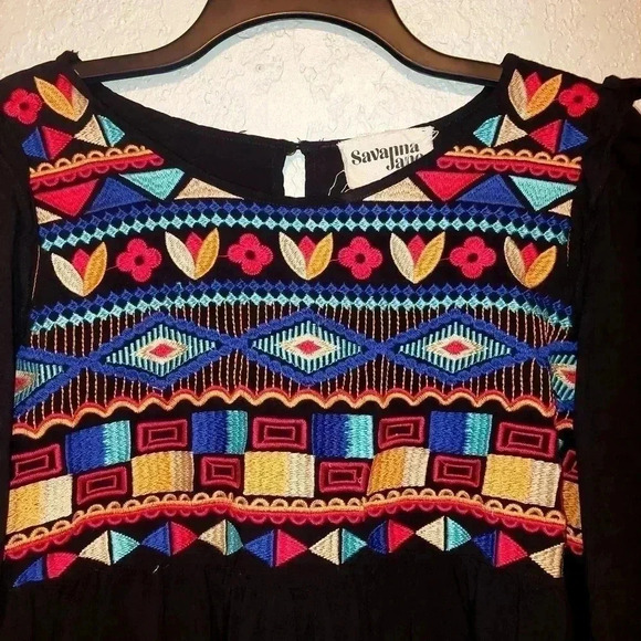 Savanna Jane Embroidered Boho Aztec Blouse Women’s Size Small - Picture 3 of 9